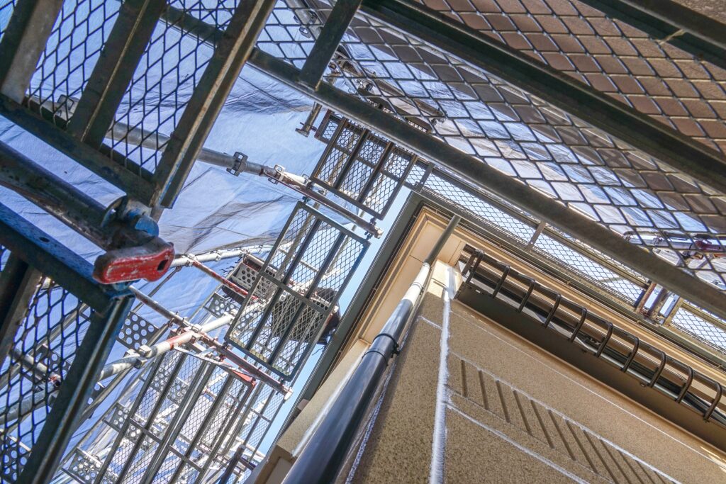 大阪府の住まいを守るICHIWAが教える外壁塗装と艶有りの深い関係