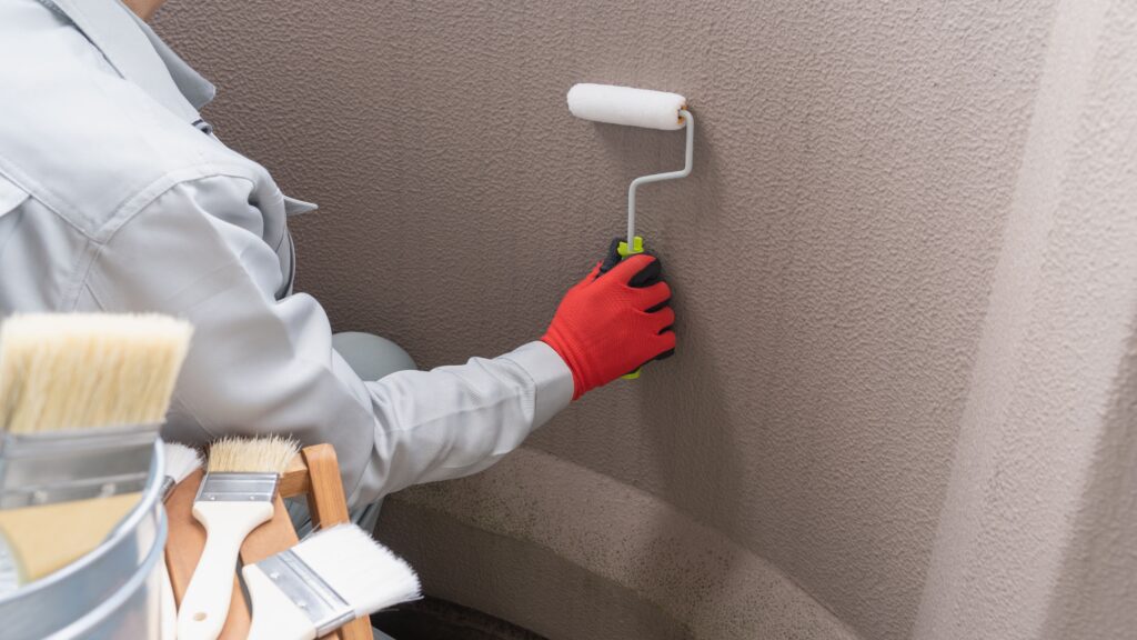 大阪府の住宅を守るICHIWAの太陽光メンテナンスと外壁塗装の真髄