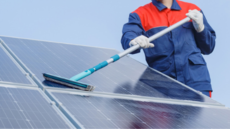 太陽光が原因の雨漏れ、どこに相談すればいい？