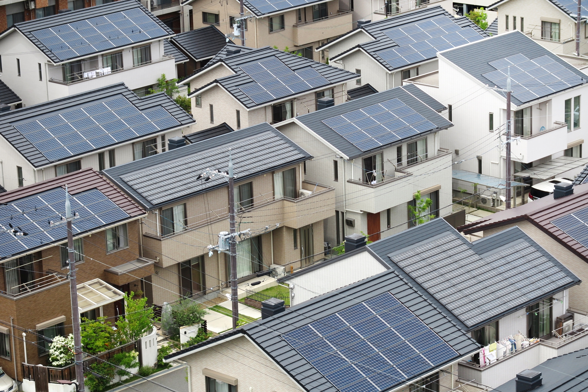 一条工務店の住宅の太陽光パネルは20年後にどうなる？寿命や交換費用の実態を徹底解説！後悔しないための真実とは